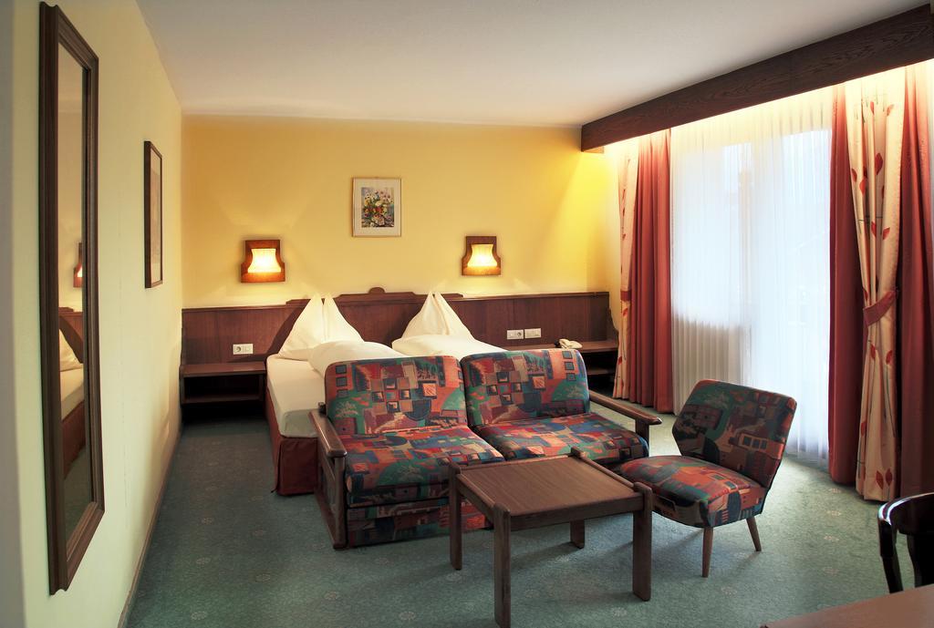 קראמסאך Hotel Sonnenuhr חדר תמונה