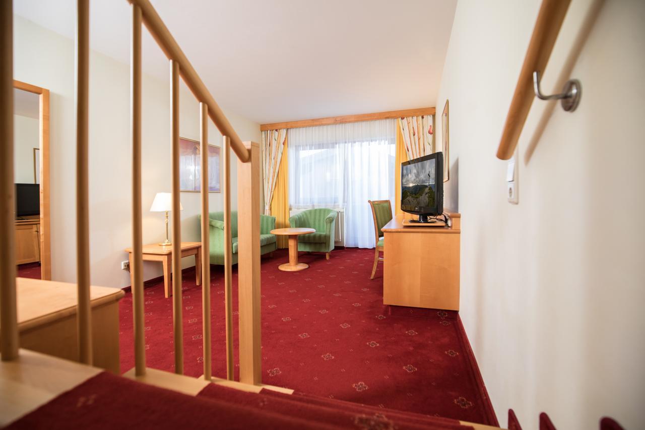 קראמסאך Hotel Sonnenuhr מראה חיצוני תמונה