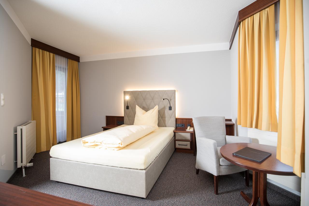 קראמסאך Hotel Sonnenuhr מראה חיצוני תמונה