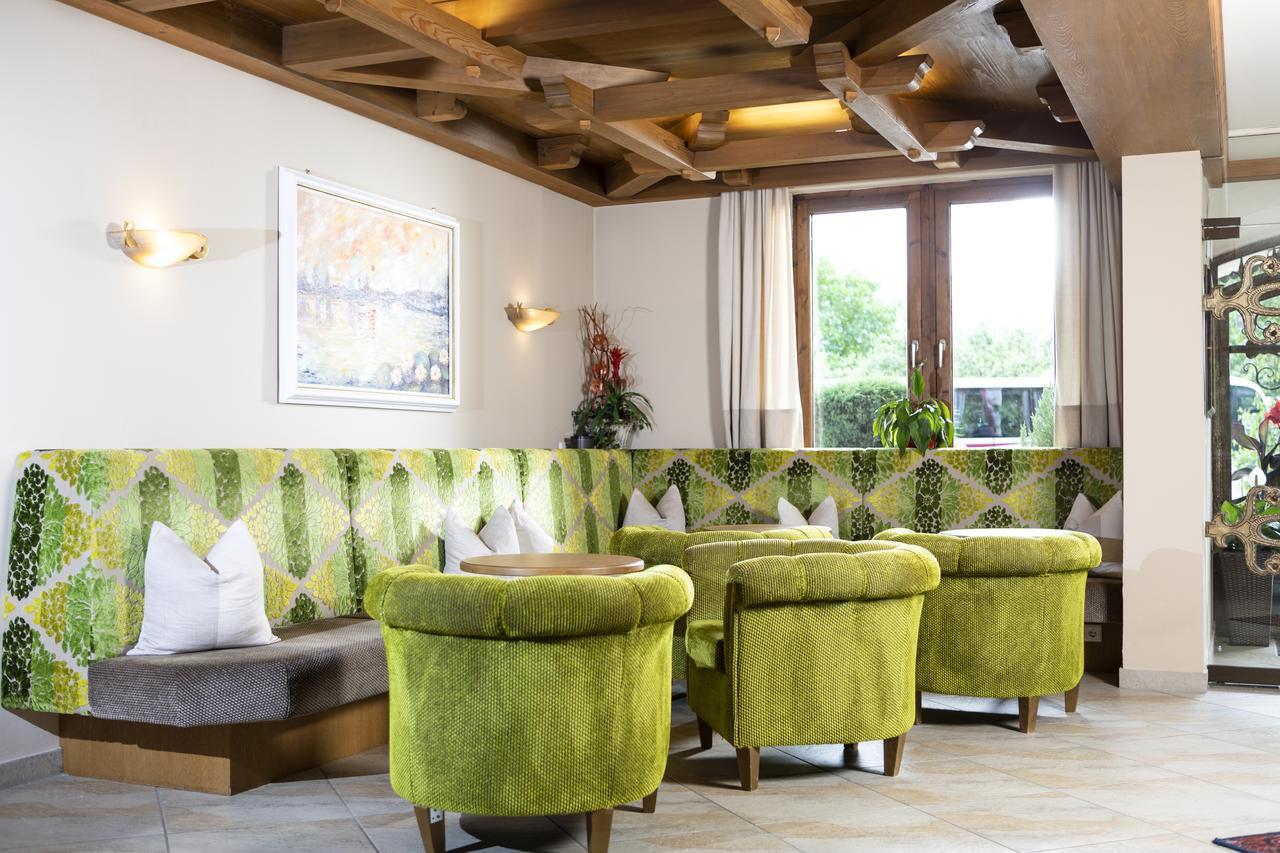 קראמסאך Hotel Sonnenuhr מראה חיצוני תמונה